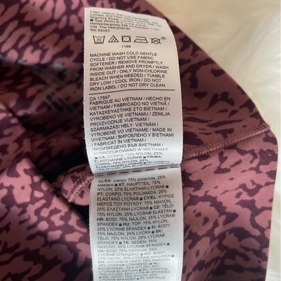 Athleta Leggings Cranberry Colored Printed Cropped Leggings - Picture 6 of 6